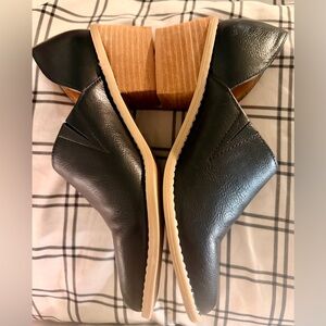 Cynthia Rowley Black Ankle Booties
